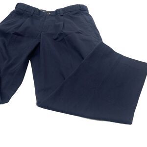 Eddie Bauer‎ Relaxed Fit Pants Men's Size 34 Navy  Wrinkle Resistant Pockets